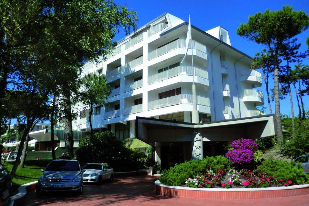 Hotel President Lignano Sabbiadoro Exterior photo